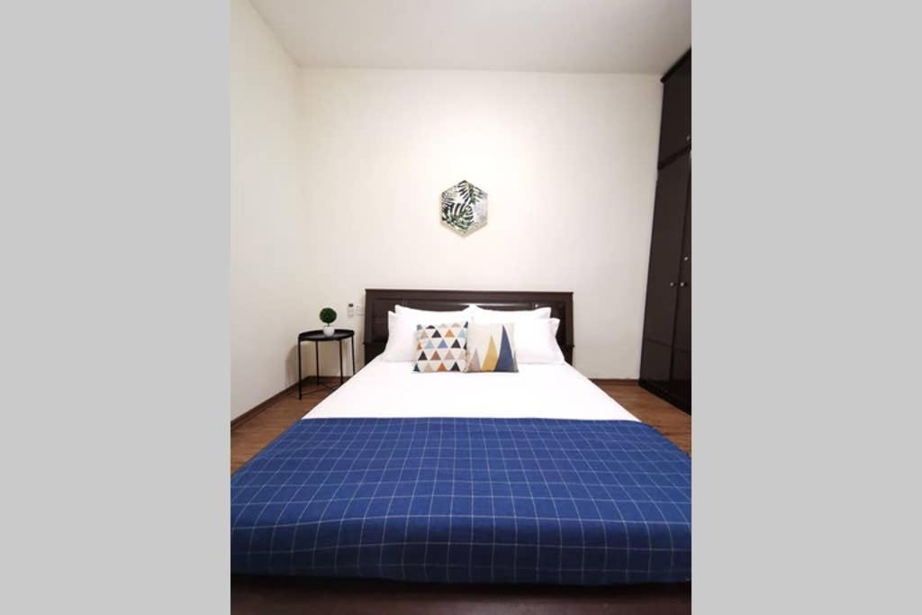 Ees Whale House - Homestay 3 Min Walk To Beach Batu Ferringhi Exterior foto